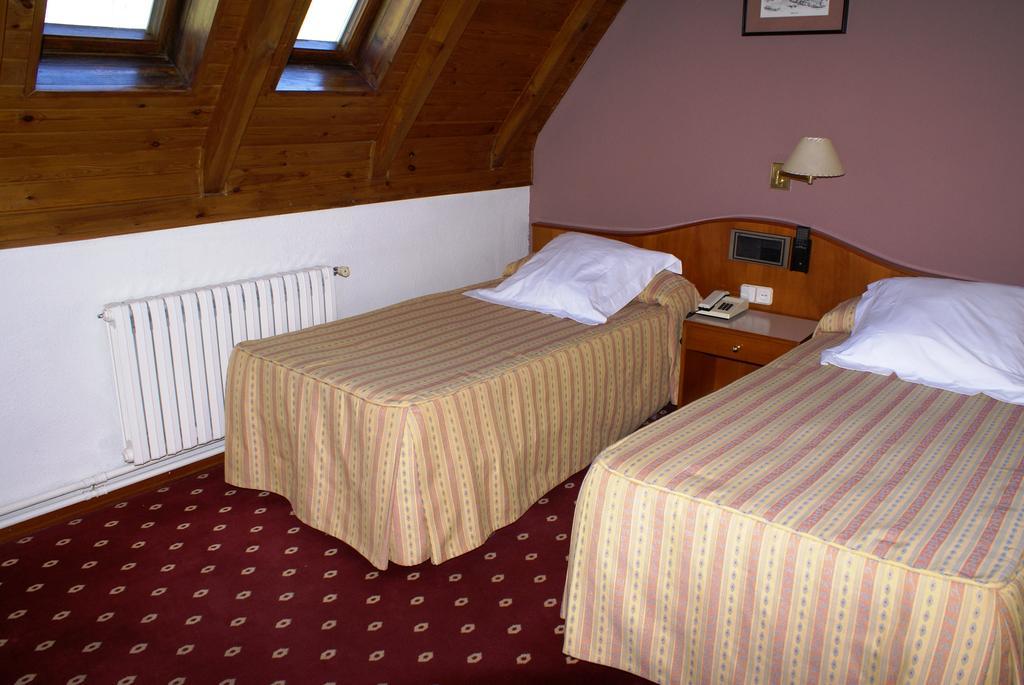 Hotel Edelweiss Arties Room photo